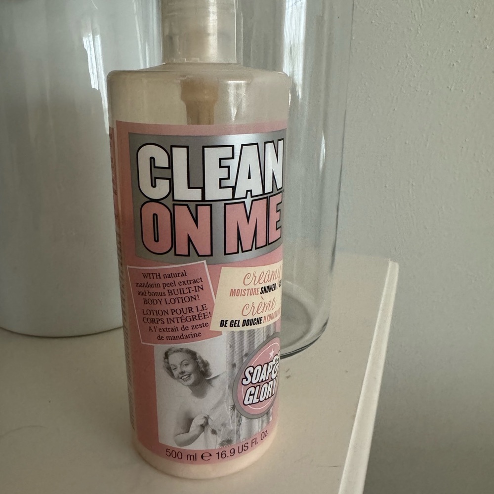 Soap & Glory Clean On Me Pink Body Wash